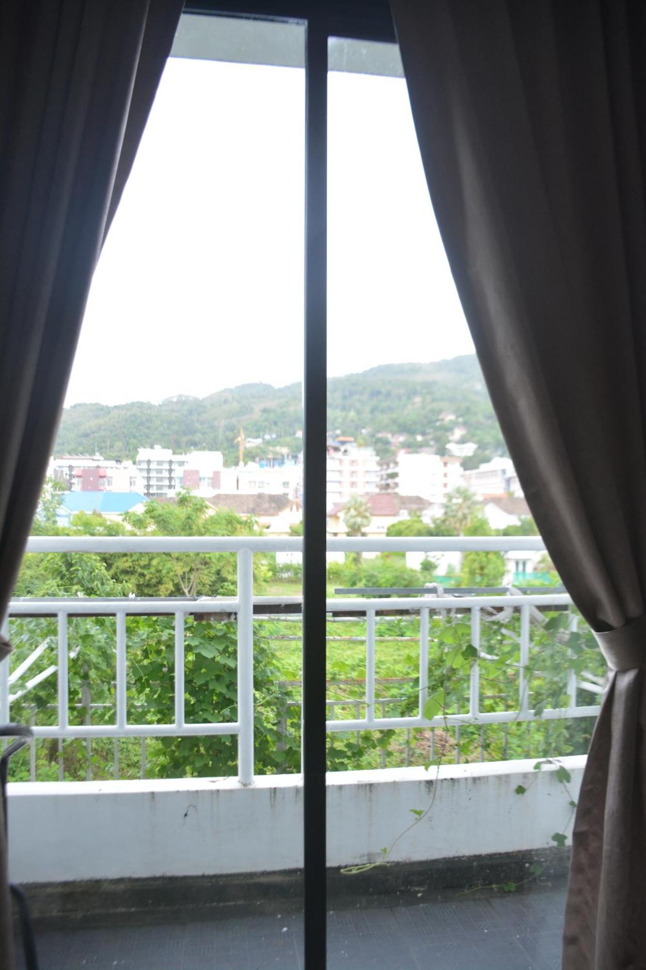 Hotel Chilli Salza Patong Esterno foto