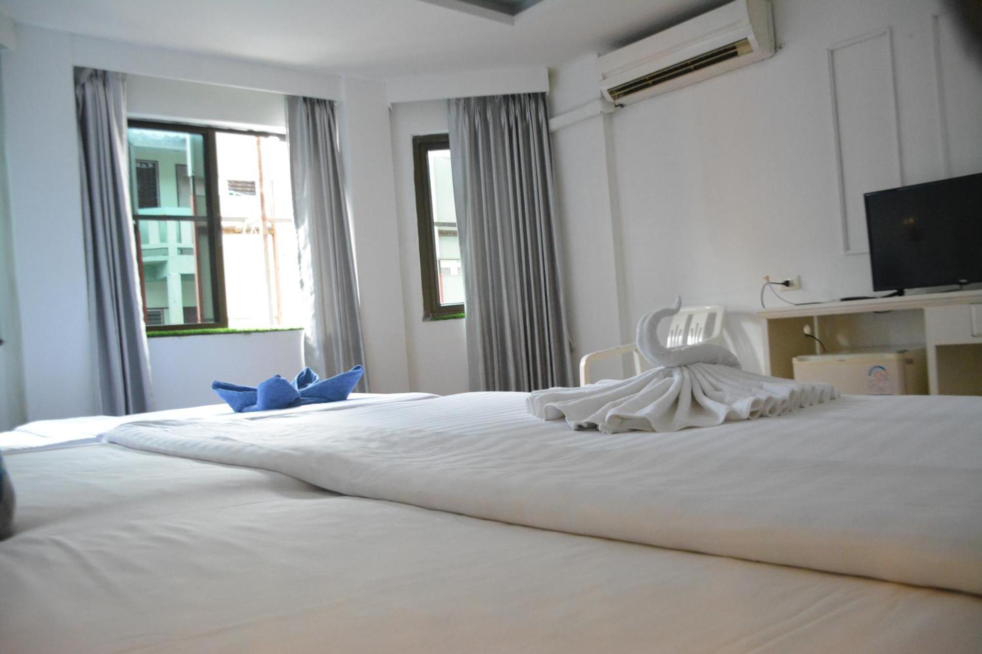 Hotel Chilli Salza Patong Esterno foto