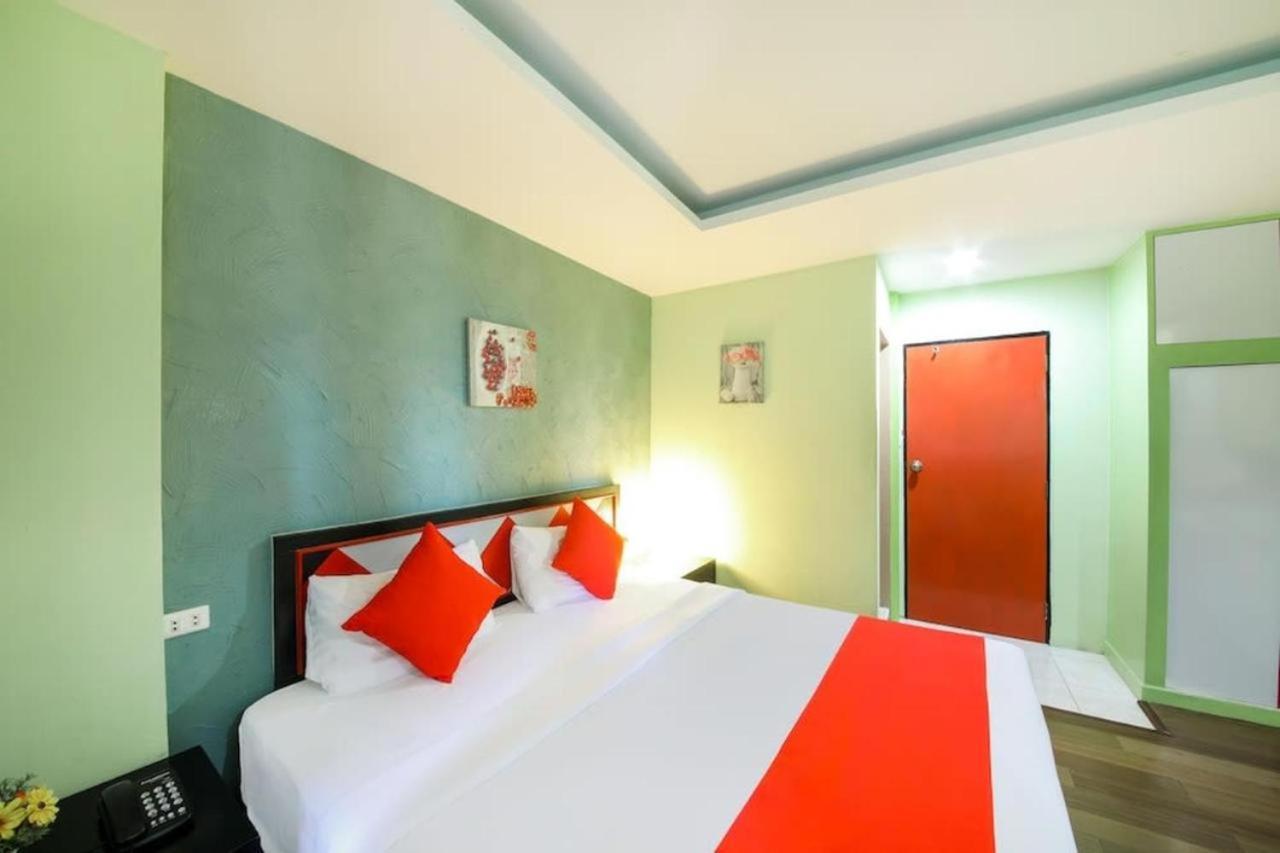 Hotel Chilli Salza Patong Esterno foto